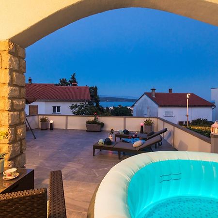 Apartment Tara With Seaview Крк Экстерьер фото