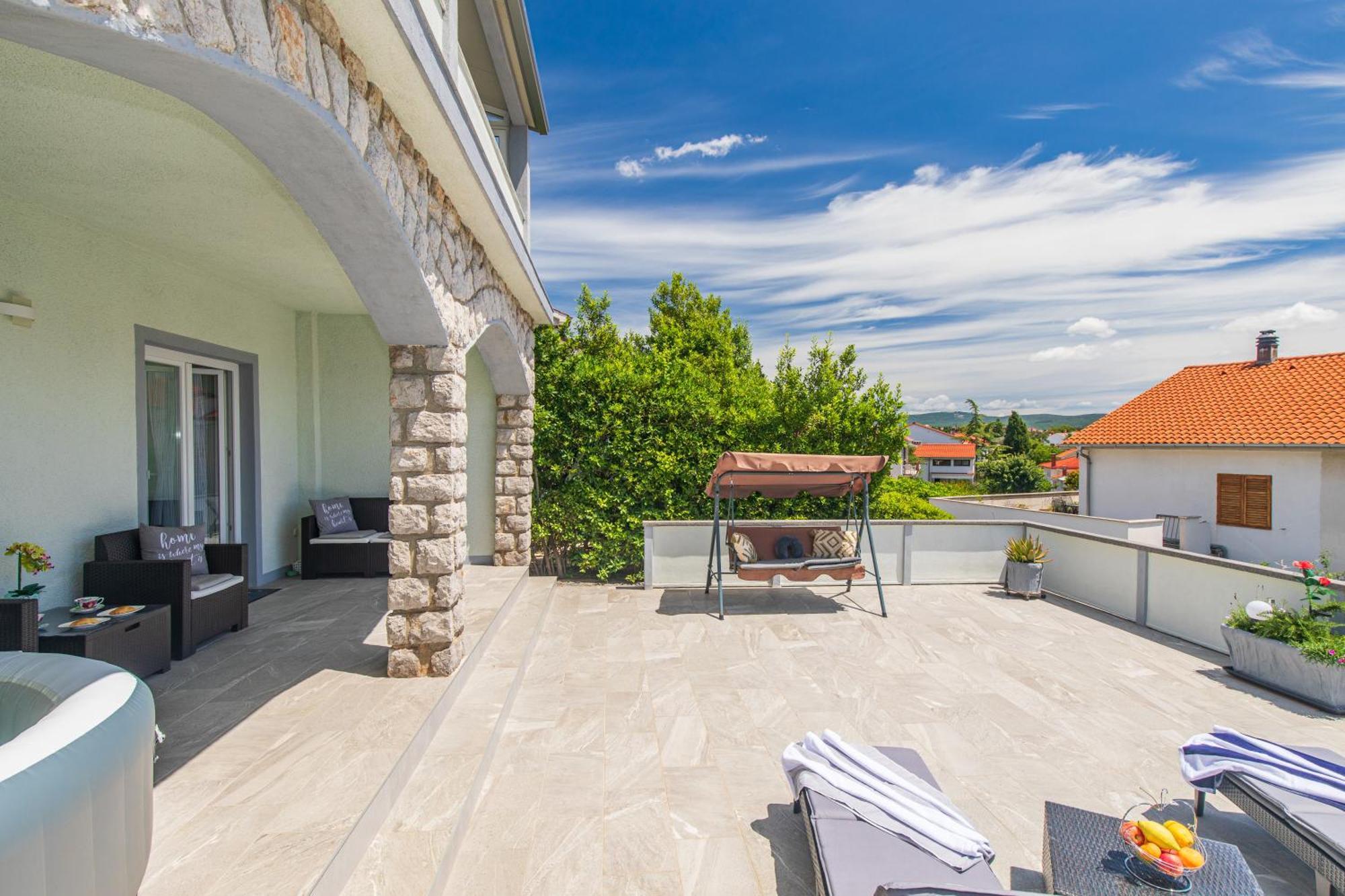 Apartment Tara With Seaview Крк Экстерьер фото