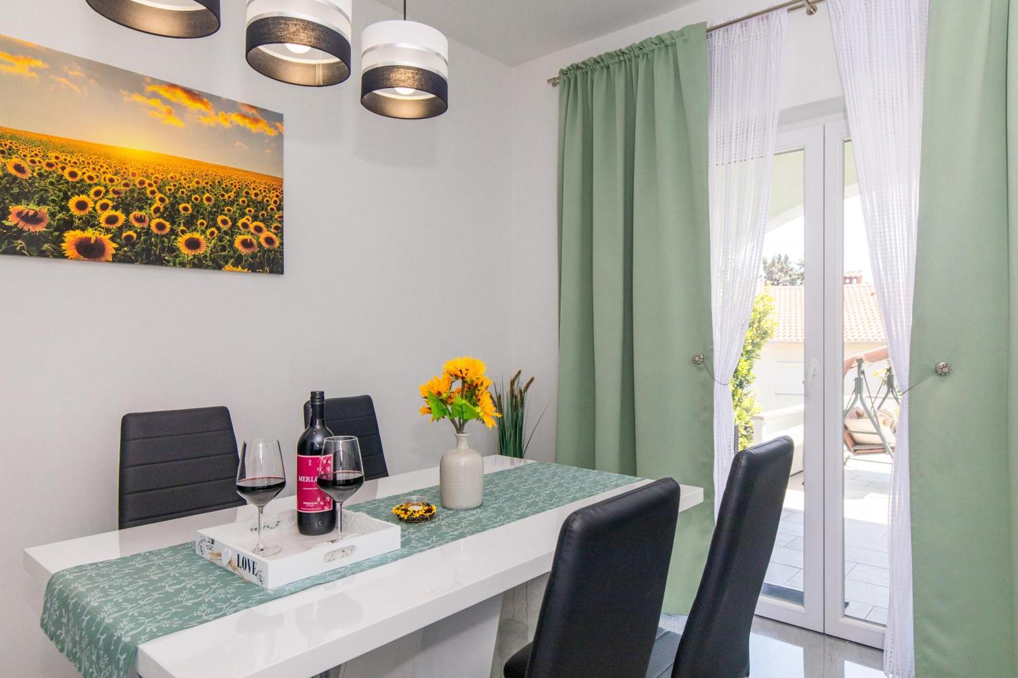 Apartment Tara With Seaview Крк Экстерьер фото