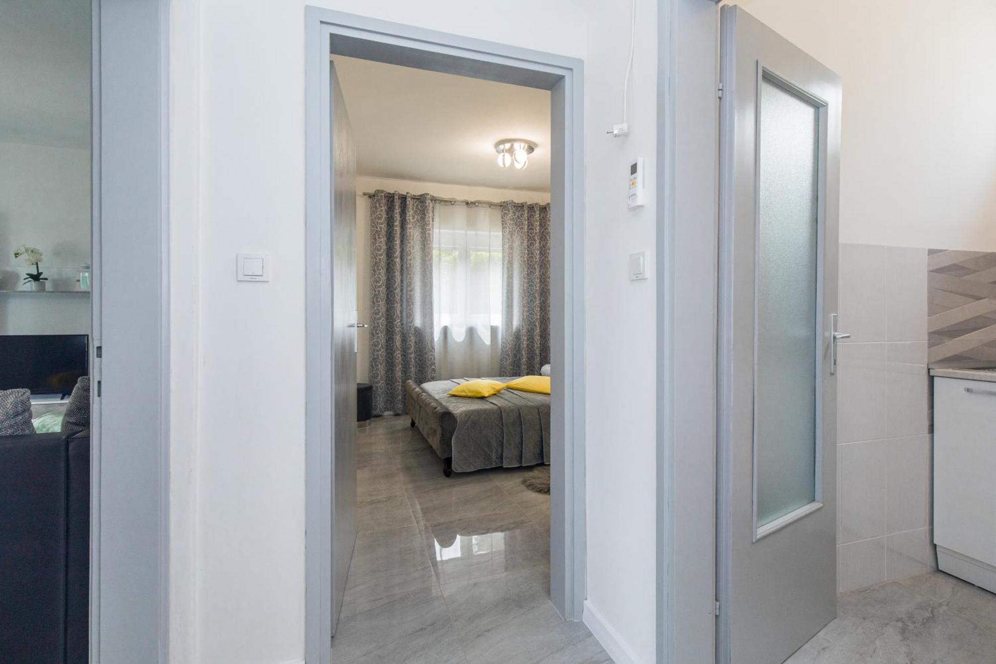 Apartment Tara With Seaview Крк Экстерьер фото